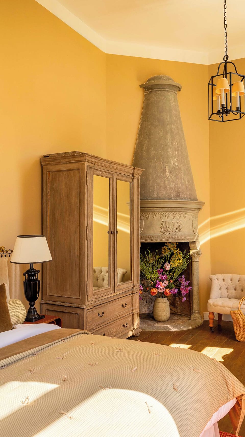 Suite, 1 Double Bed, Golf View | Minibar, in-room safe, desk, soundproofing