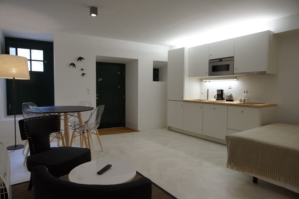 Studio | Private kitchenette | Fridge, cookware/dishes/utensils, freezer