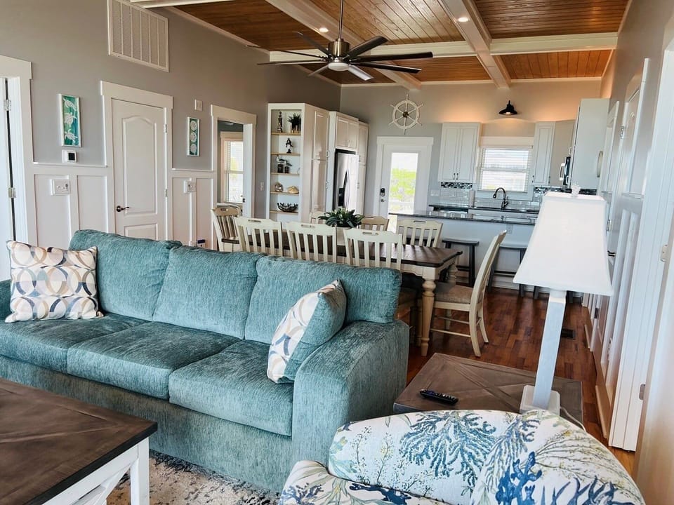 House, 4 Bedrooms | Living area | TV