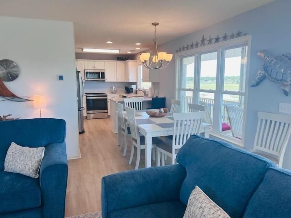 House, 3 Bedrooms | Living area | TV