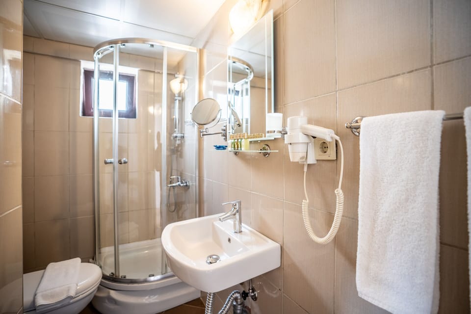 Minibar, laptop workspace, soundproofing, free WiFi