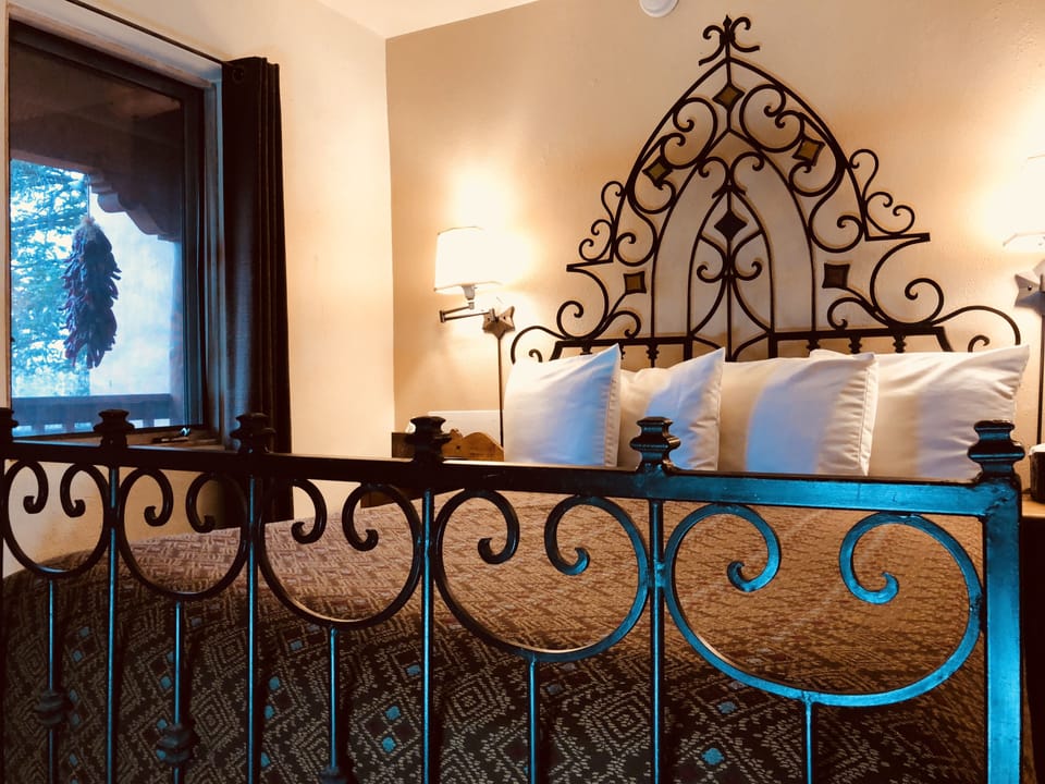 Traditional Room, 1 Queen Bed (Cowgirl Room - Queen Bed) | Egyptian cotton sheets, premium bedding, down comforters, pillowtop beds