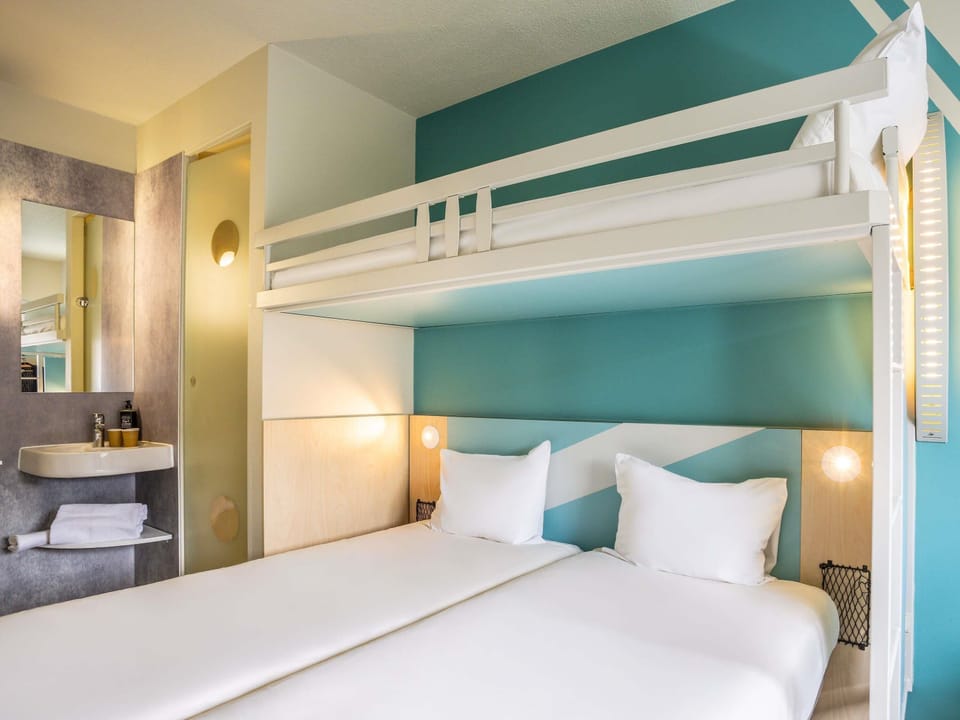 Triple Room, 3 Twin Beds | In-room safe, desk, soundproofing, free cribs/infant beds