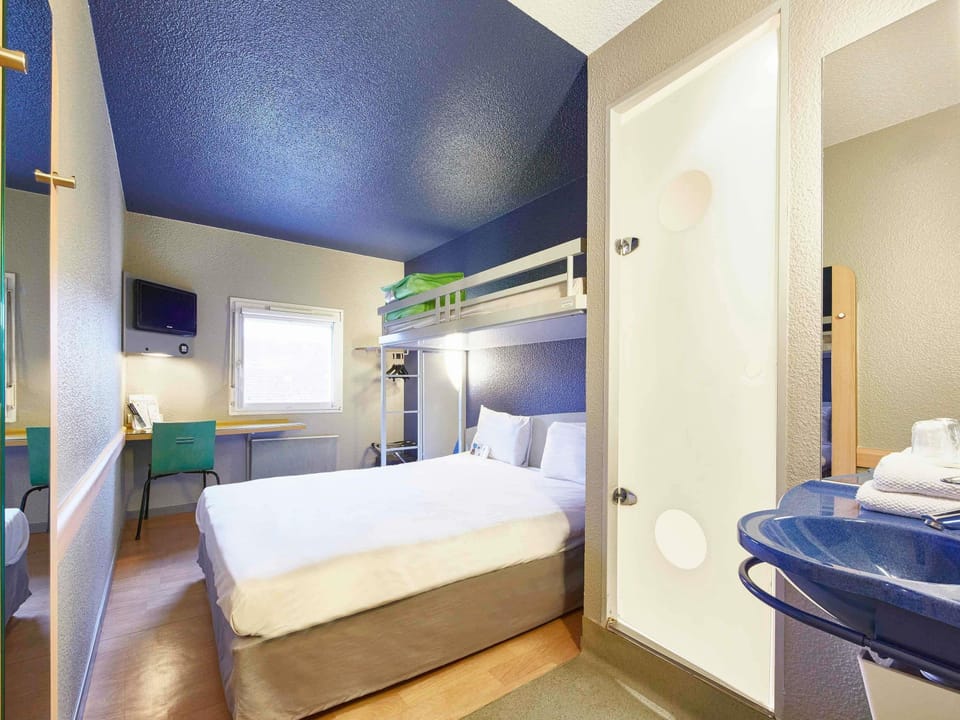 In-room safe, desk, soundproofing, free cribs/infant beds