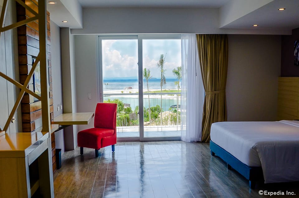 In-room safe, desk, laptop workspace, blackout drapes