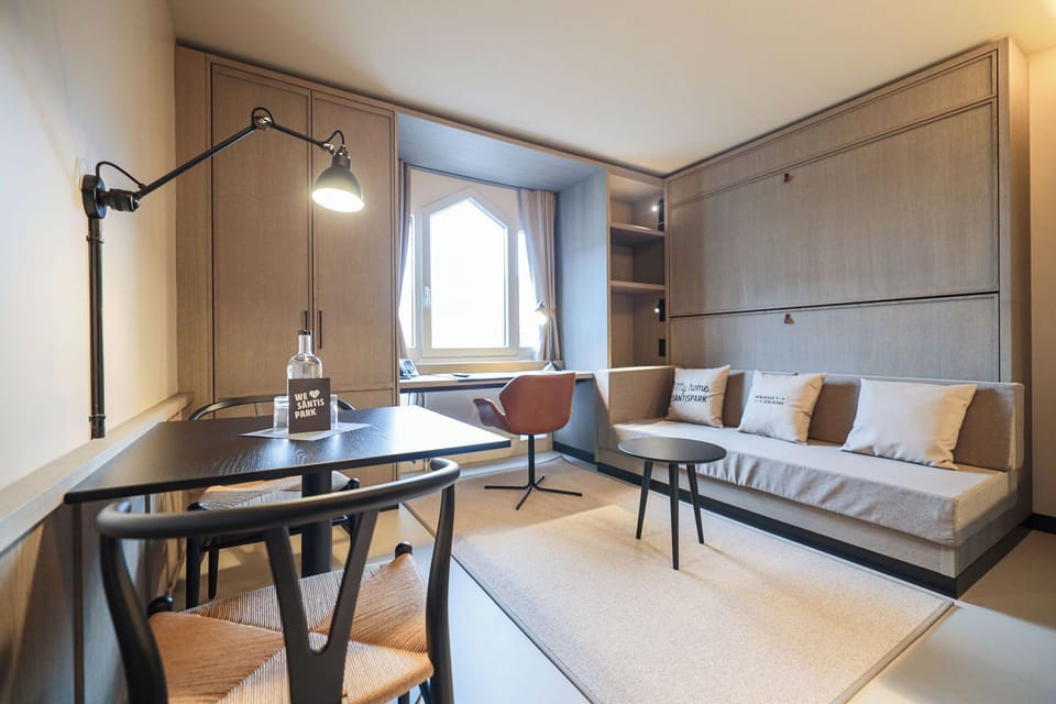 Classic Studio, Non Smoking, Air conditioning | Premium bedding, down comforters, in-room safe, desk