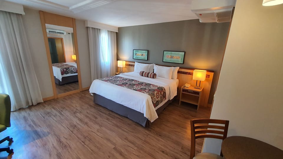 Luxury Double Room, 1 King Bed | Minibar, in-room safe, blackout drapes, soundproofing