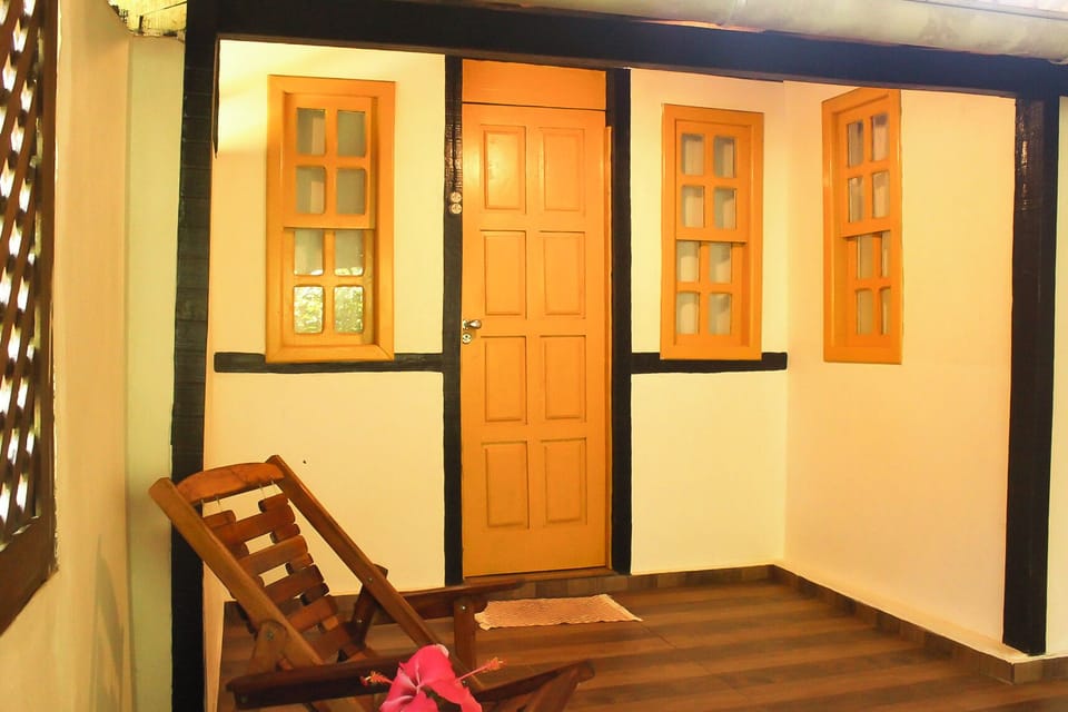Standard Quadruple Room | Minibar, bed sheets