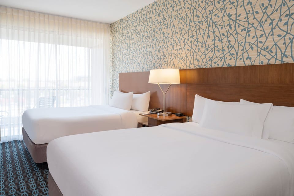 Premium bedding, in-room safe, desk, laptop workspace