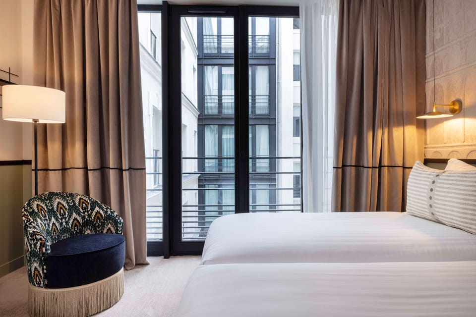 Superior Twin Room | Minibar, in-room safe, desk, blackout drapes