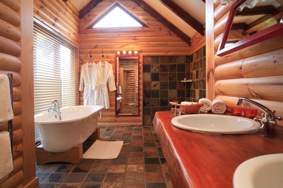 Standard Double or Twin Room | Bathroom | Separate tub and shower, deep soaking tub, hair dryer, bathrobes