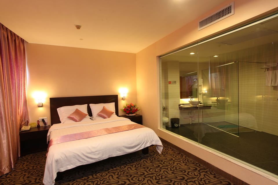 Minibar, in-room safe, desk, blackout drapes