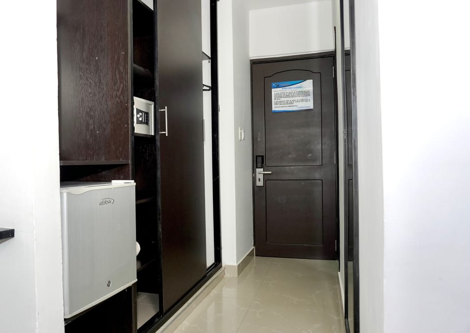 Standard Triple Room | Premium bedding, minibar, in-room safe, desk