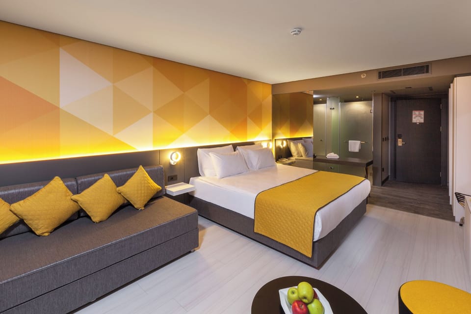 Premium bedding, minibar, in-room safe, desk