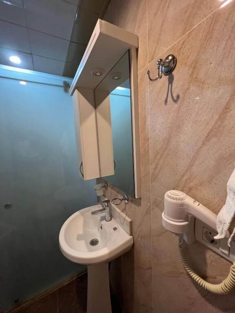 Junior Suite, 1 Bedroom, Balcony, City View | Bathroom | Shower, hair dryer, slippers, bidet