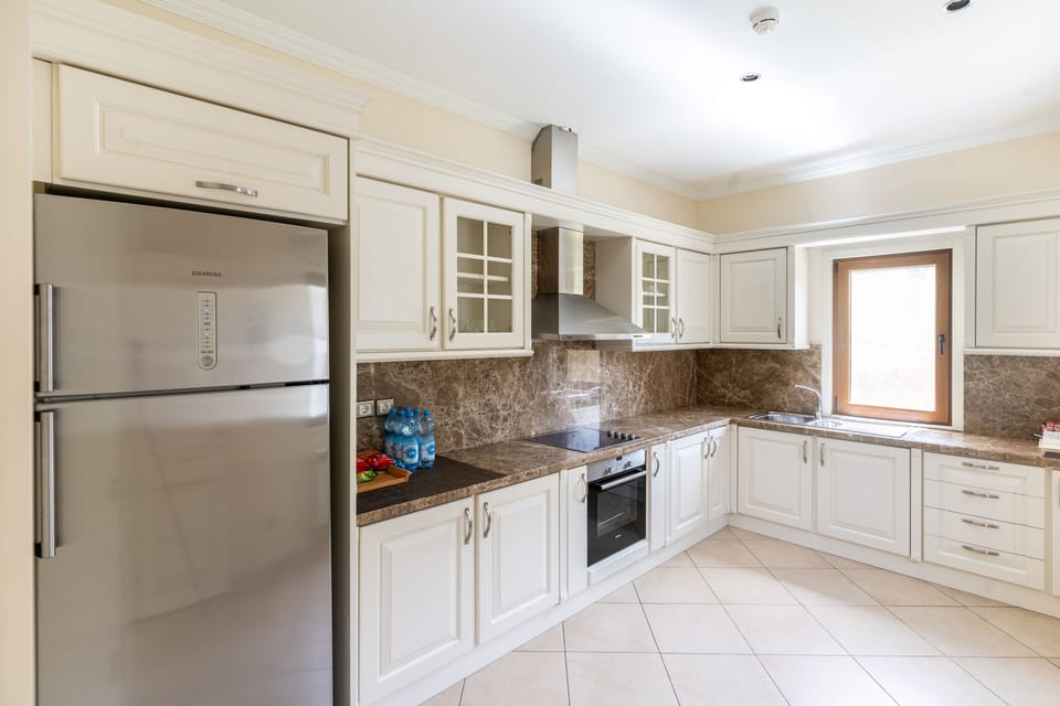 Royal Villa, 4 Bedrooms, Private Pool | Private kitchen