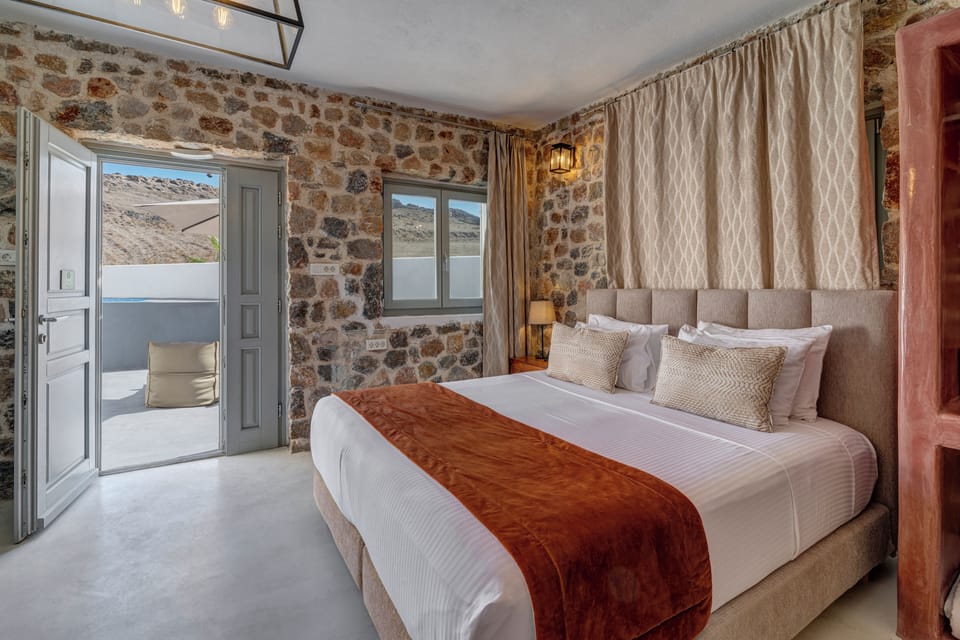 Deluxe Suite | Egyptian cotton sheets, premium bedding, down comforters, pillowtop beds