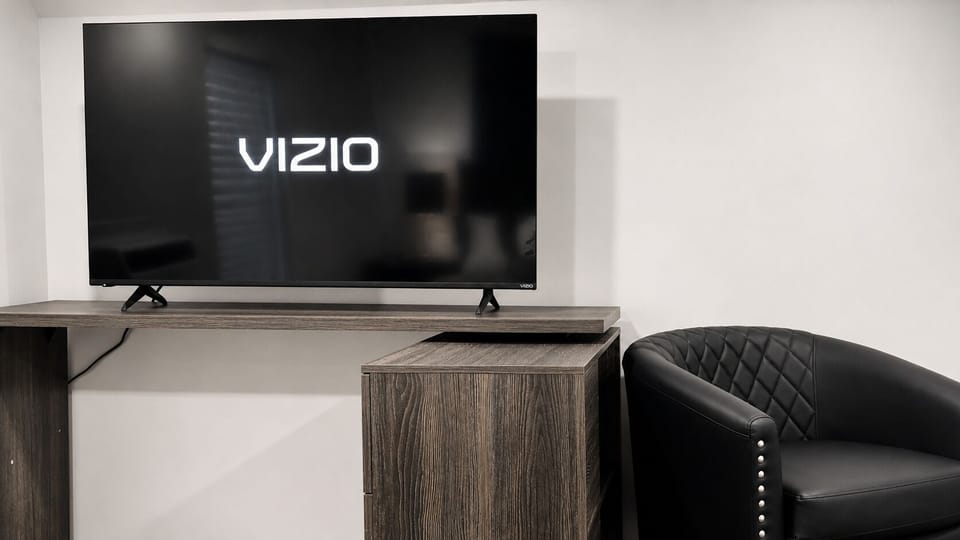 Suite Room | Living area | TV
