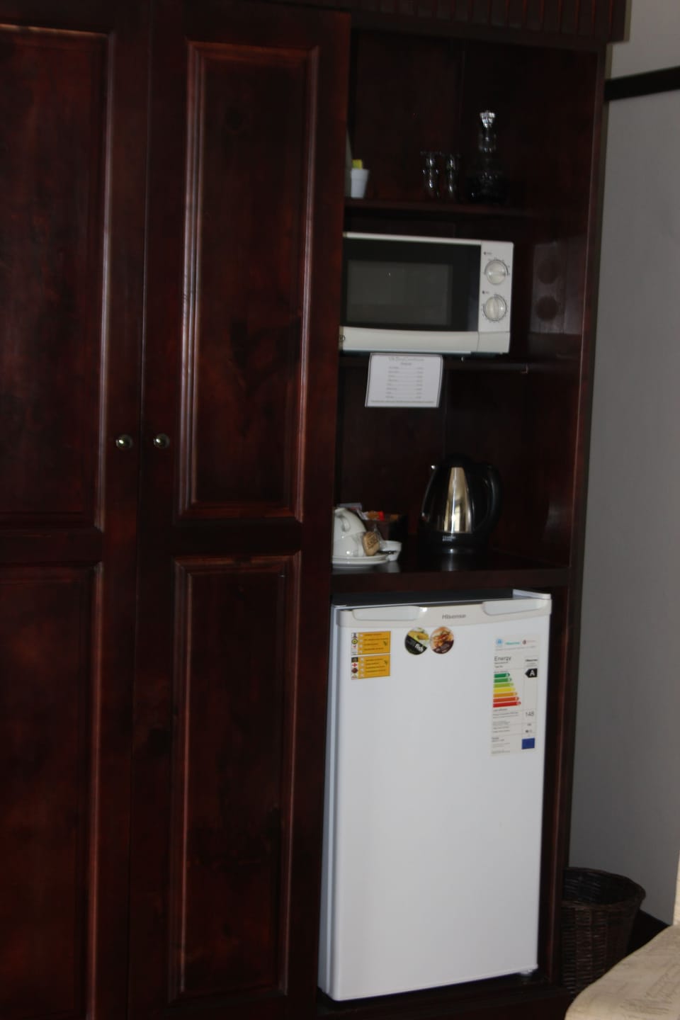 Comfort Room, 1 Bedroom (King/Twin Room (Disabled Friendly)) | Mini-refrigerator