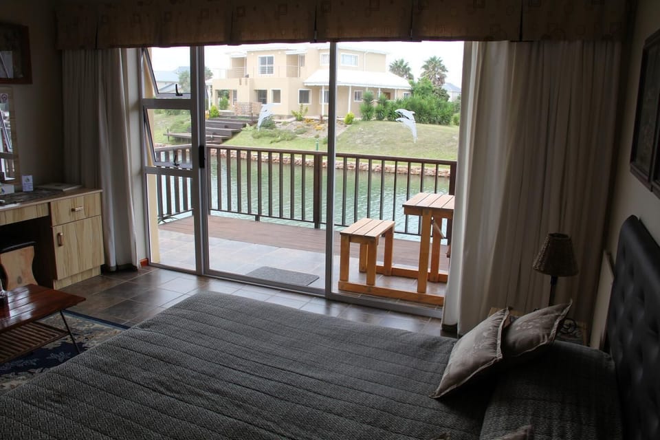 Double Room Queen Wheelchair Friendly (1) | In-room safe, iron/ironing board, free cribs/infant beds, rollaway beds