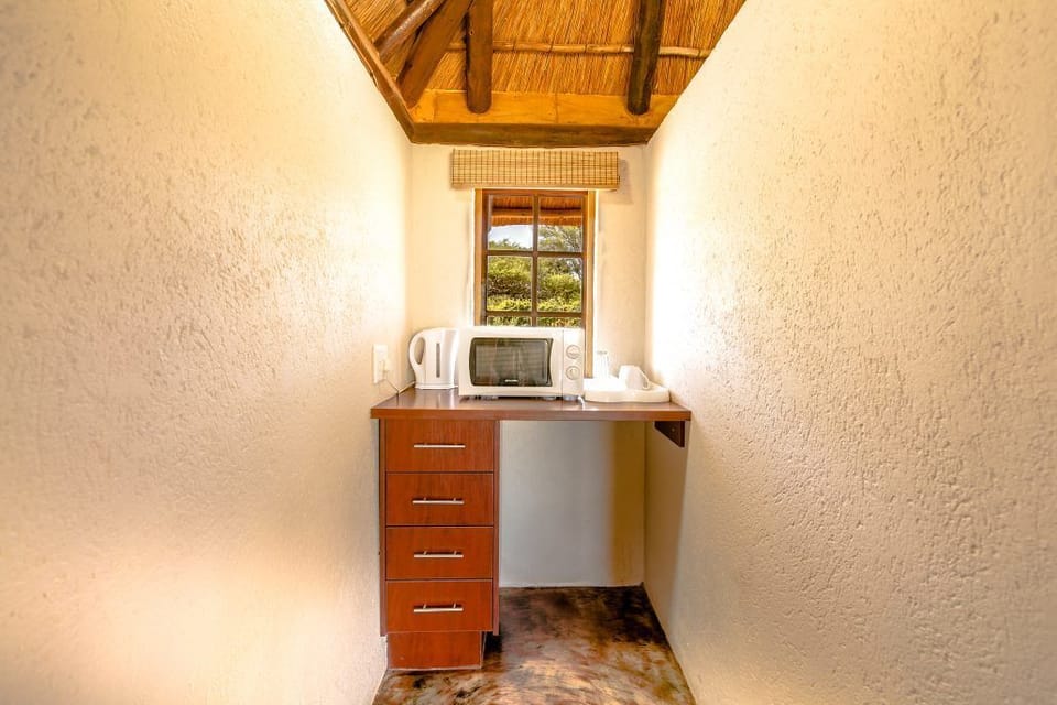 Chalet, 1 Bedroom | Premium bedding, down comforters, iron/ironing board, WiFi (free)