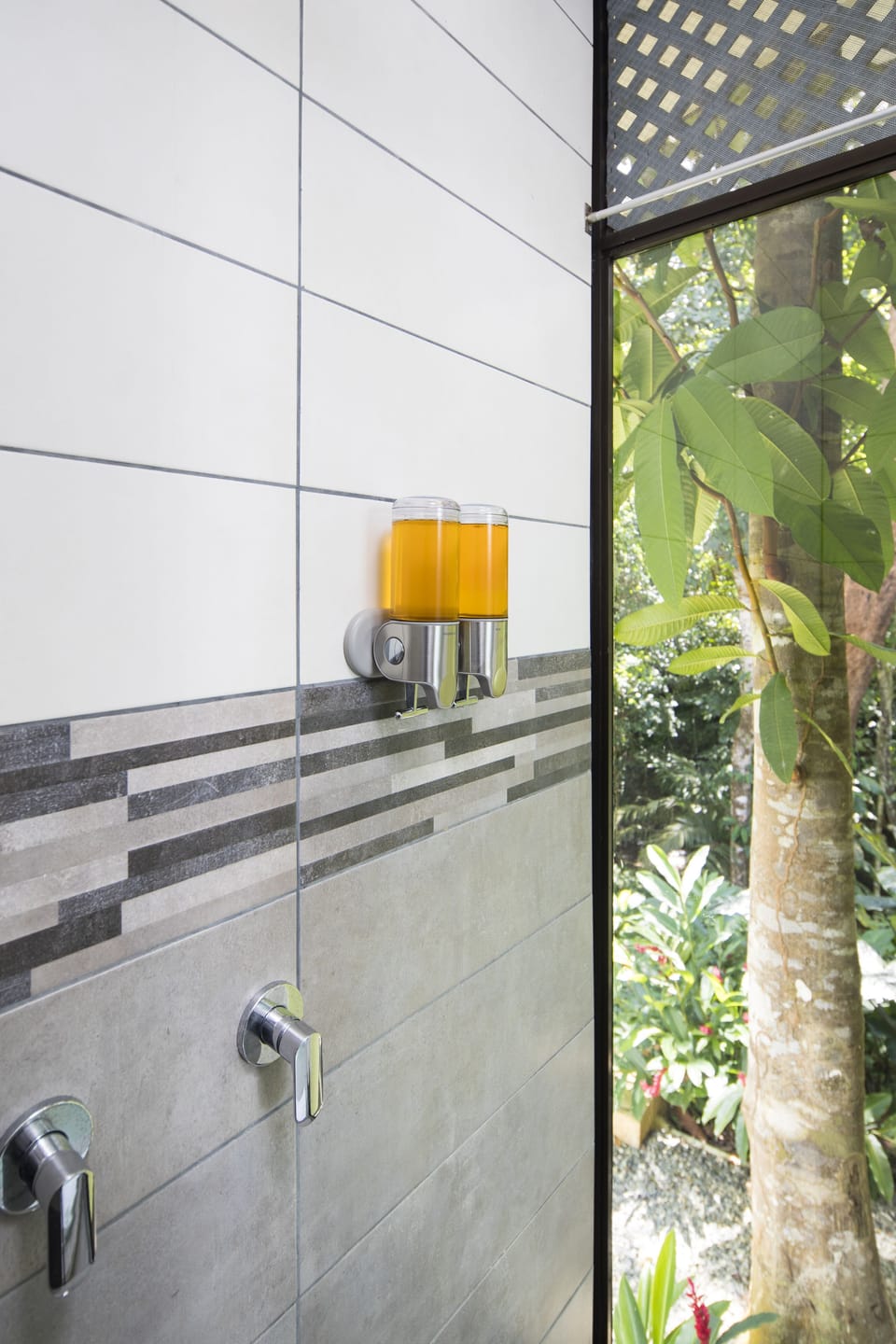 Standard Bungalow, 1 King Bed, Mountain View (Maleku) | Bathroom shower