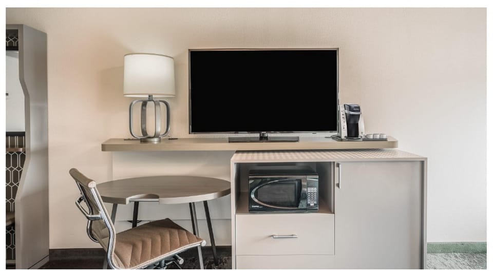 In-room safe, desk, blackout drapes, soundproofing