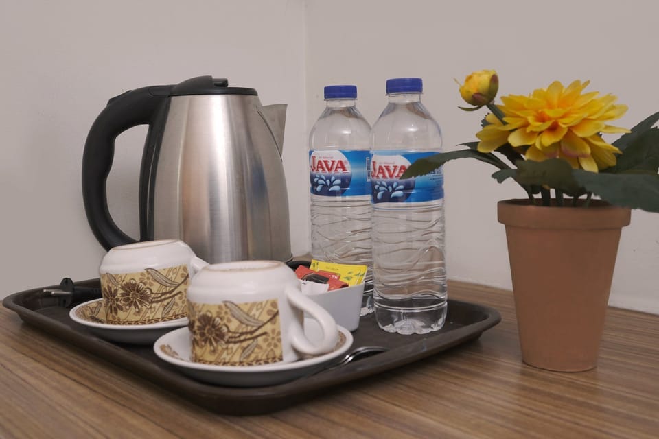 Deluxe Room | Desk, free WiFi