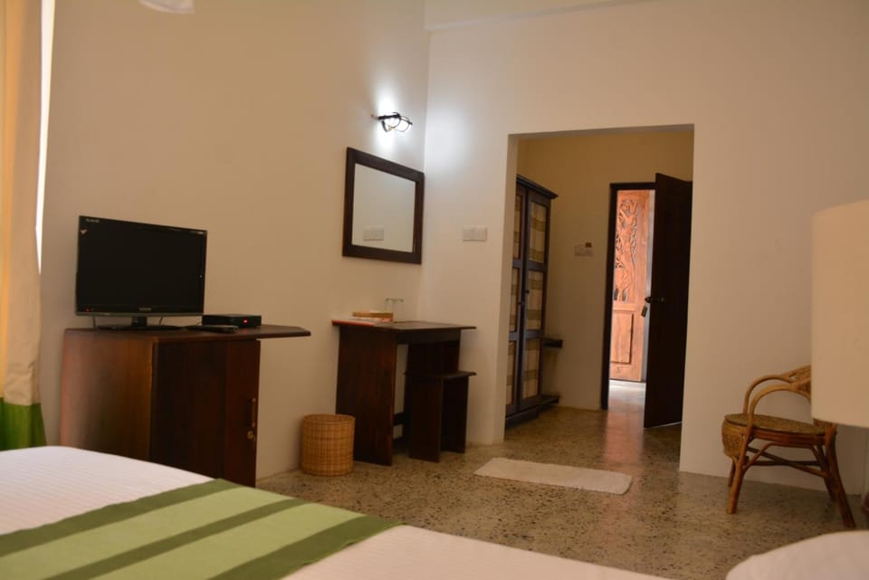 1 bedroom, premium bedding, minibar, desk