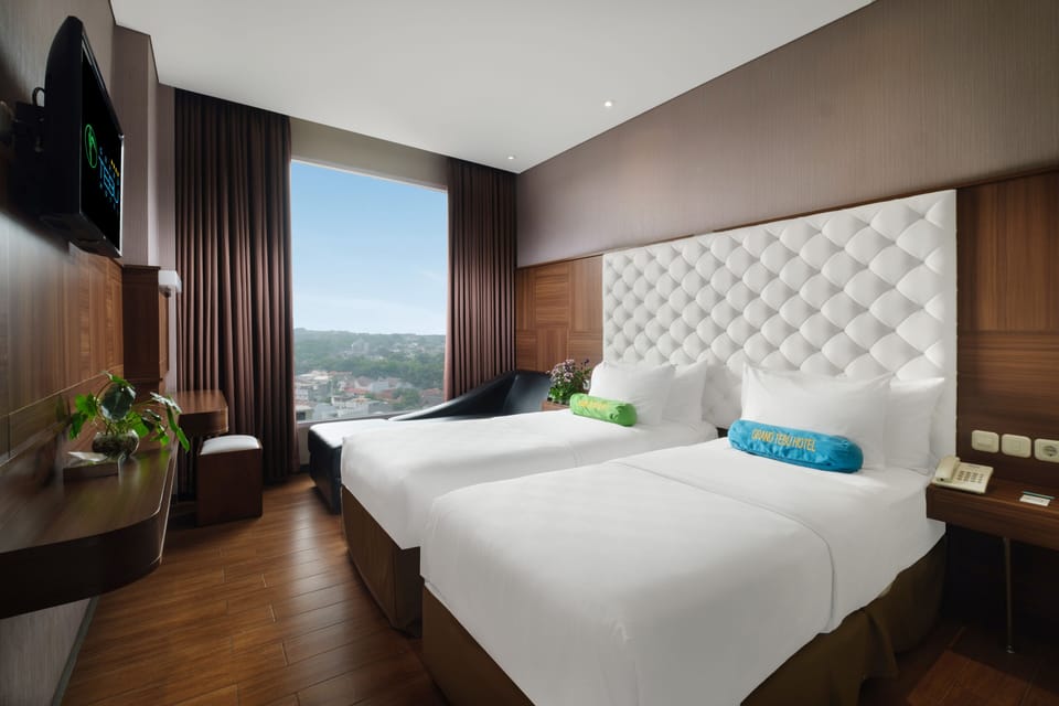 Superior Twin Bed | In-room safe, desk, laptop workspace, blackout drapes