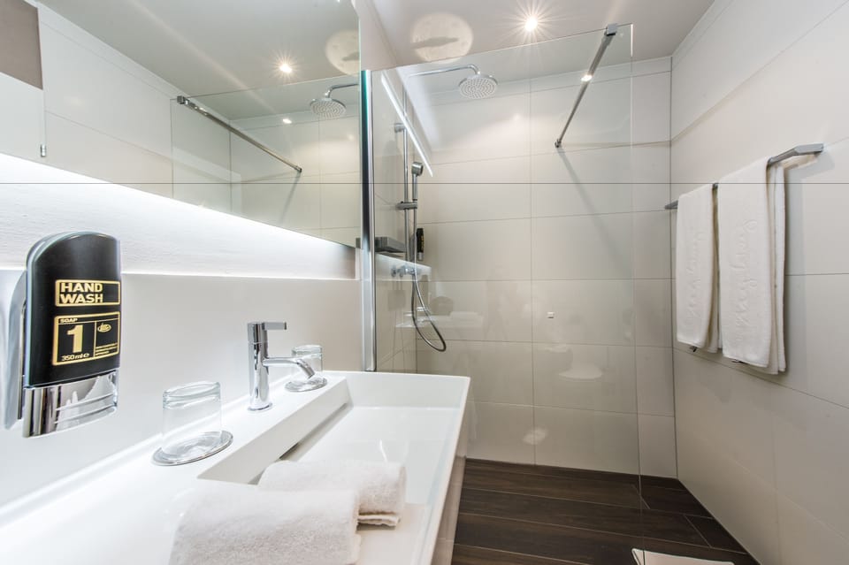 Superior Double Room, 1 Queen Bed (self check-in) | Bathroom | Shower, rainfall showerhead, free toiletries, hair dryer