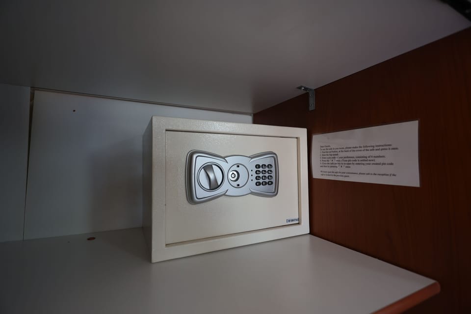Minibar, in-room safe, desk, laptop workspace