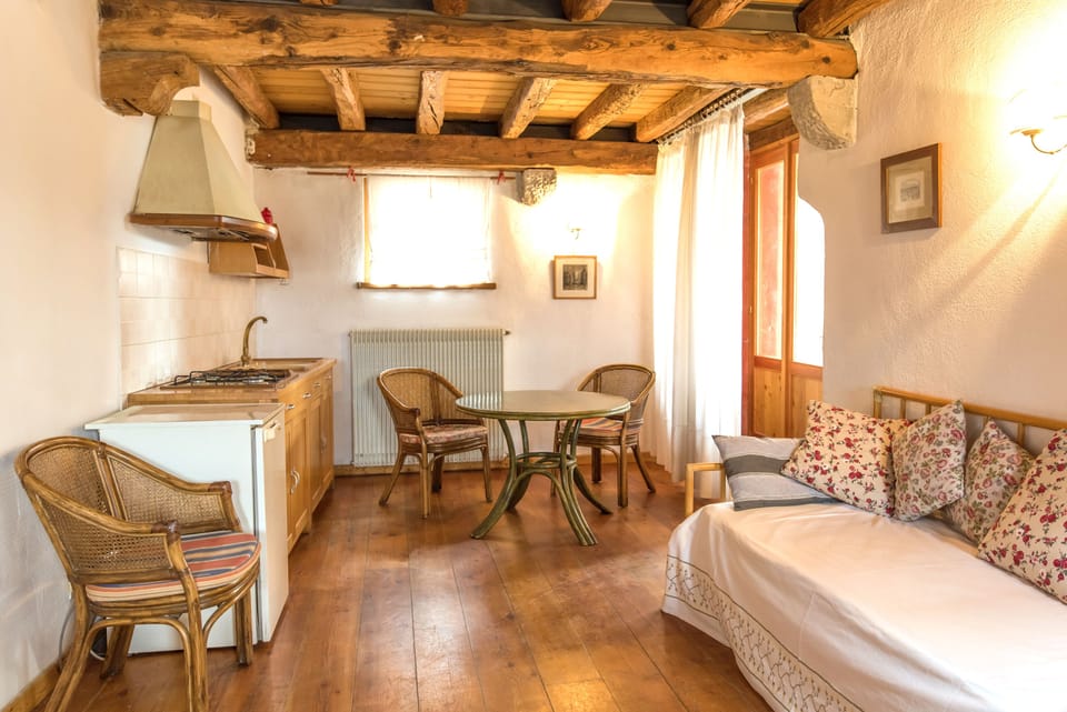 Apartment, 1 Bedroom | Living area