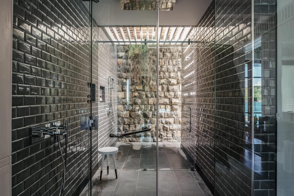 Presidential Villa | Bathroom | Separate tub and shower, deep soaking tub, rainfall showerhead