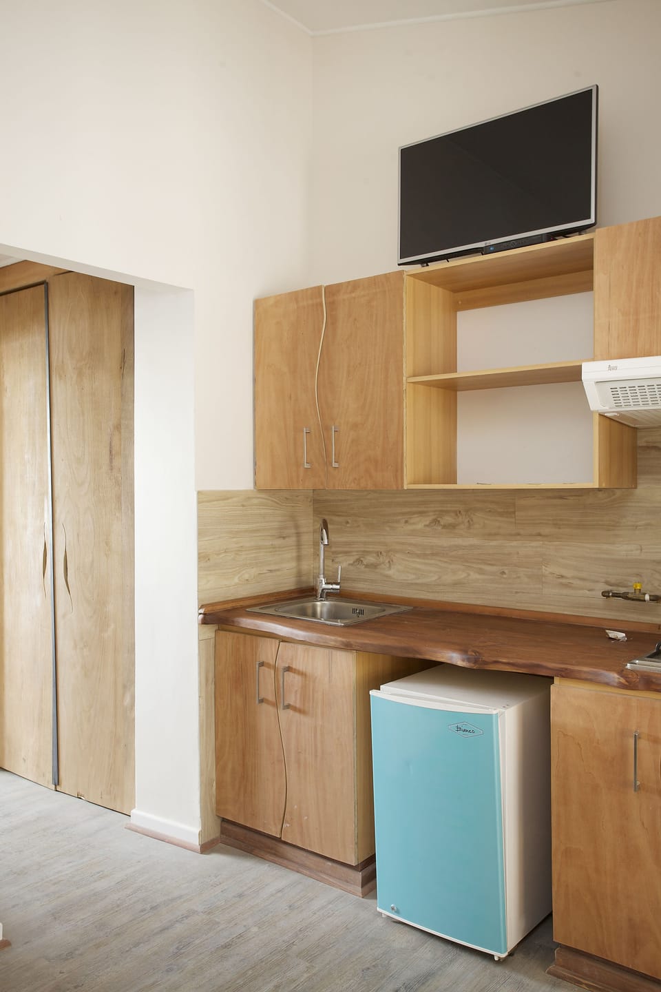 Apartment, 1 Bedroom | Private kitchenette | Full-size fridge, microwave, stovetop, electric kettle