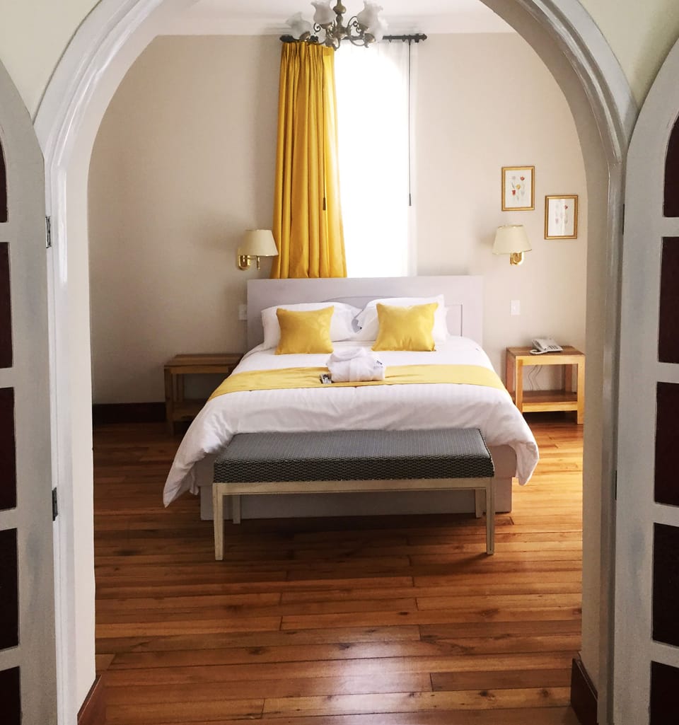 Suite | Frette Italian sheets, premium bedding, in-room safe, desk