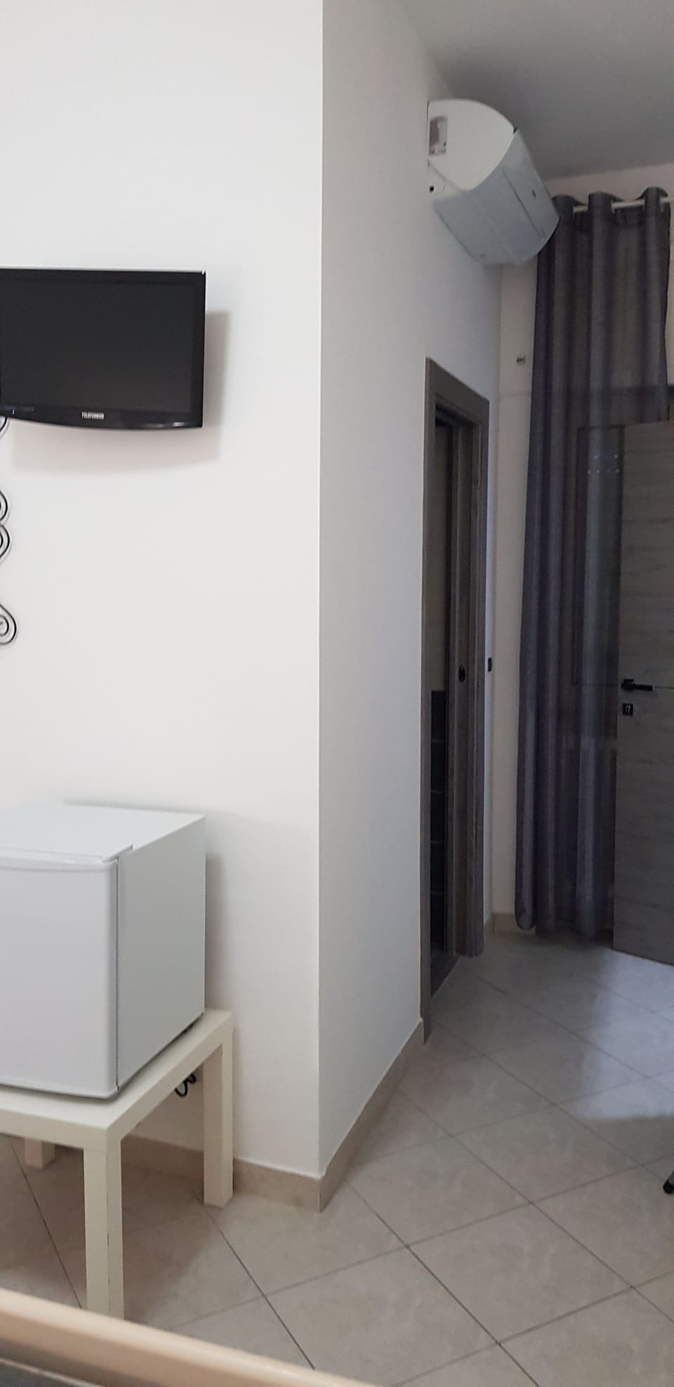 Classic Double Room, 1 Double Bed | Memory foam beds, desk, blackout drapes, WiFi (free)