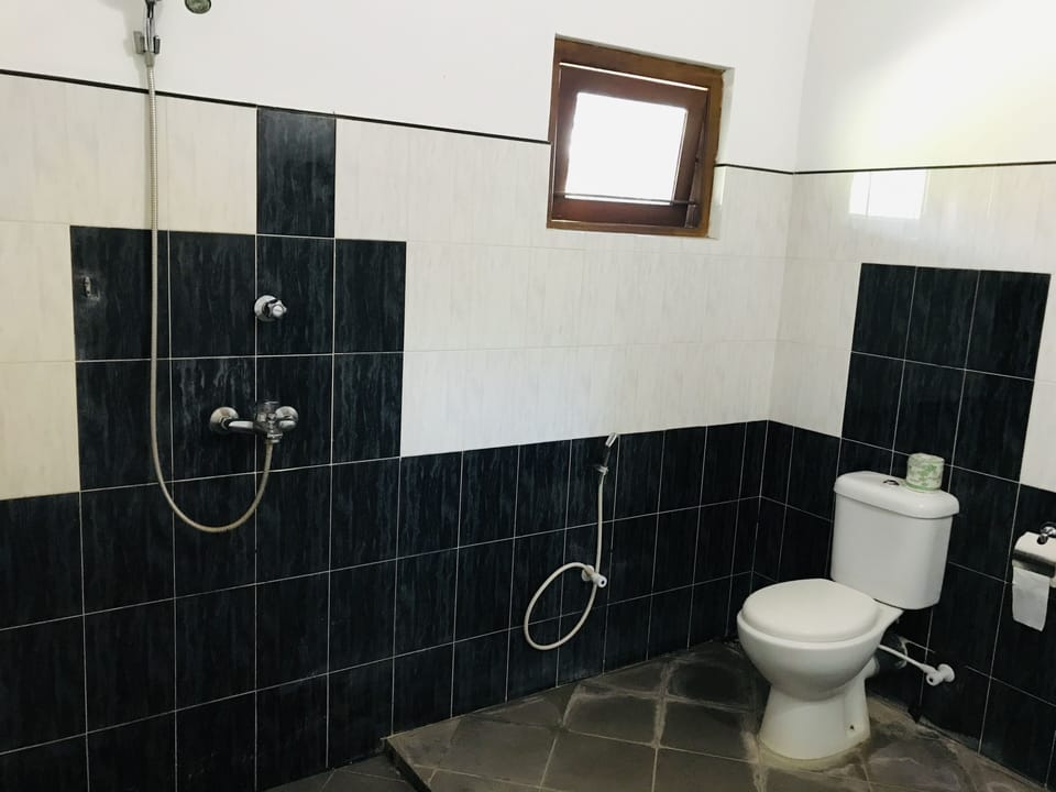 Family Room, 1 Bedroom, Garden View | Bathroom | Shower, free toiletries, towels