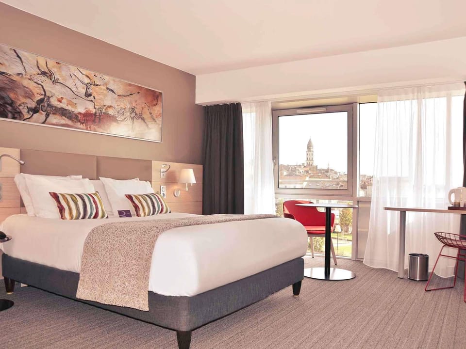 Privilege, Room, 1 Double Bed | In-room safe, desk, blackout drapes, soundproofing