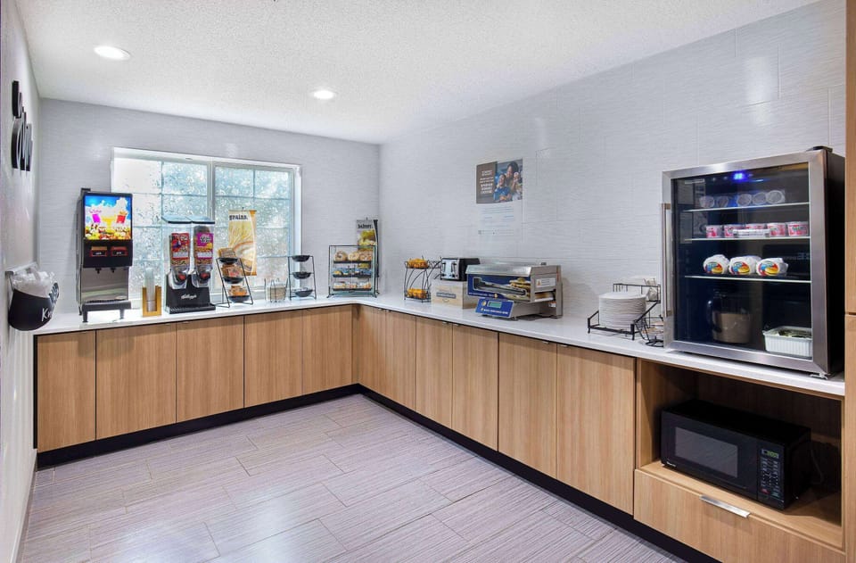Free continental breakfast