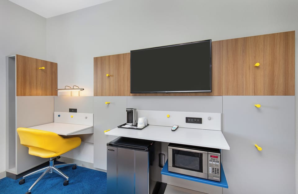 In-room safe, desk, iron/ironing board, free WiFi