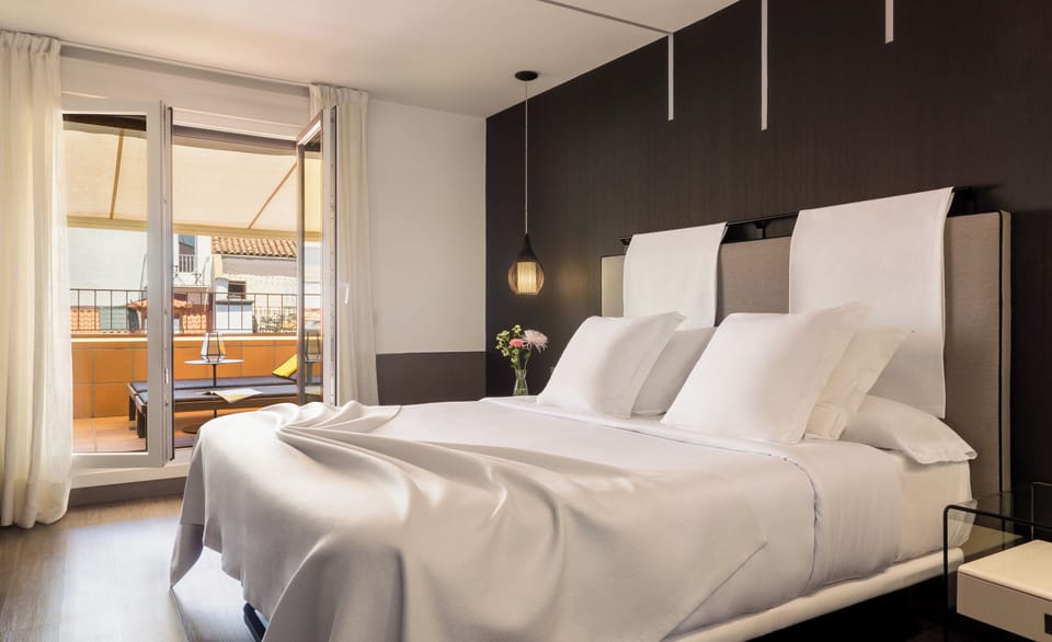 Double Room, Terrace | Premium bedding, Select Comfort beds, minibar, in-room safe