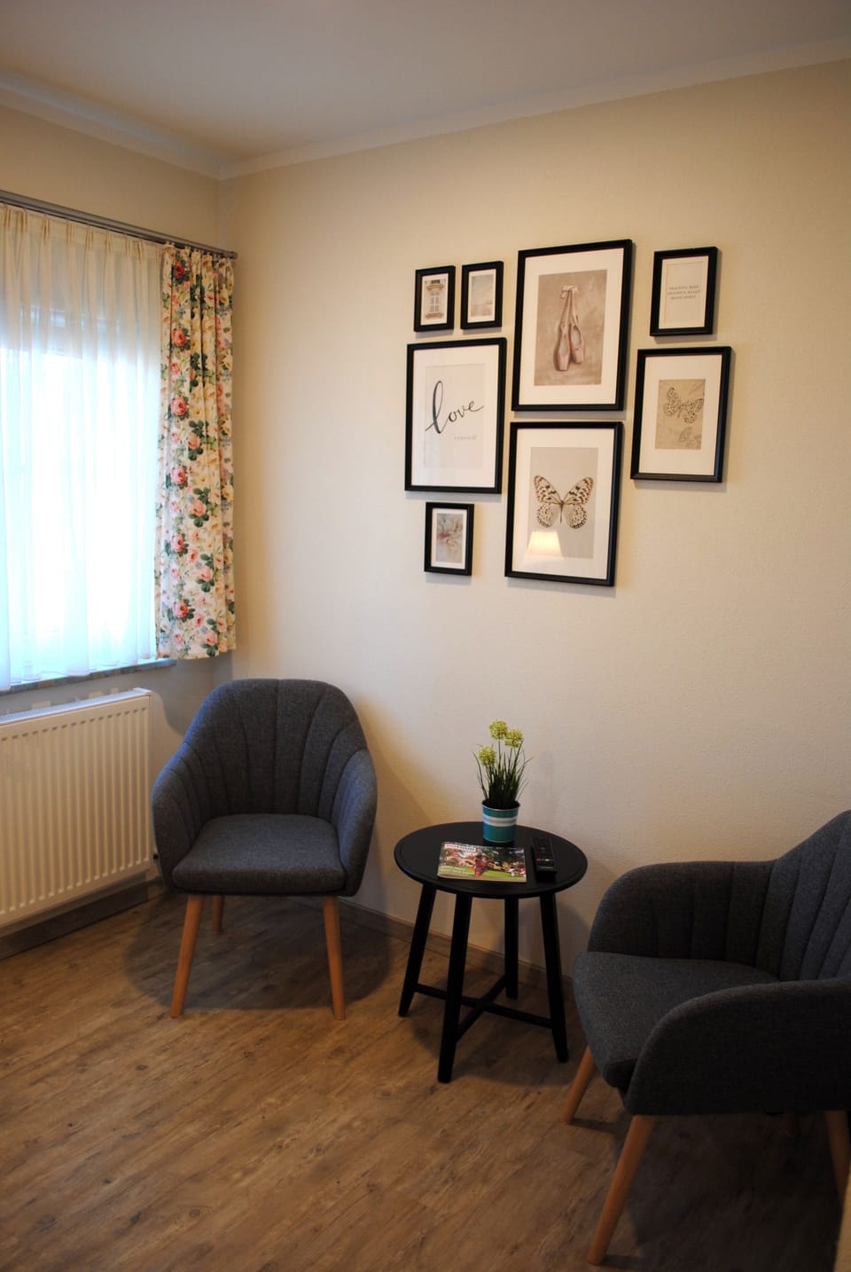 Triple Room | Desk, free WiFi, bed sheets