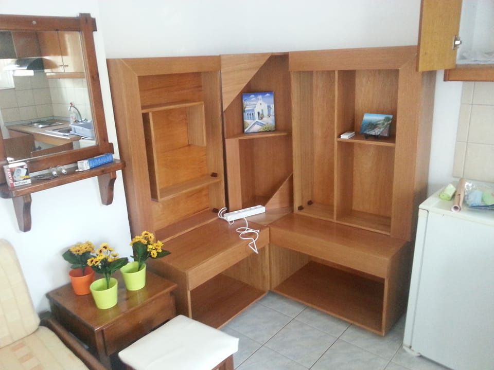 Studio, Mountain View | Living area | Flat-screen TV