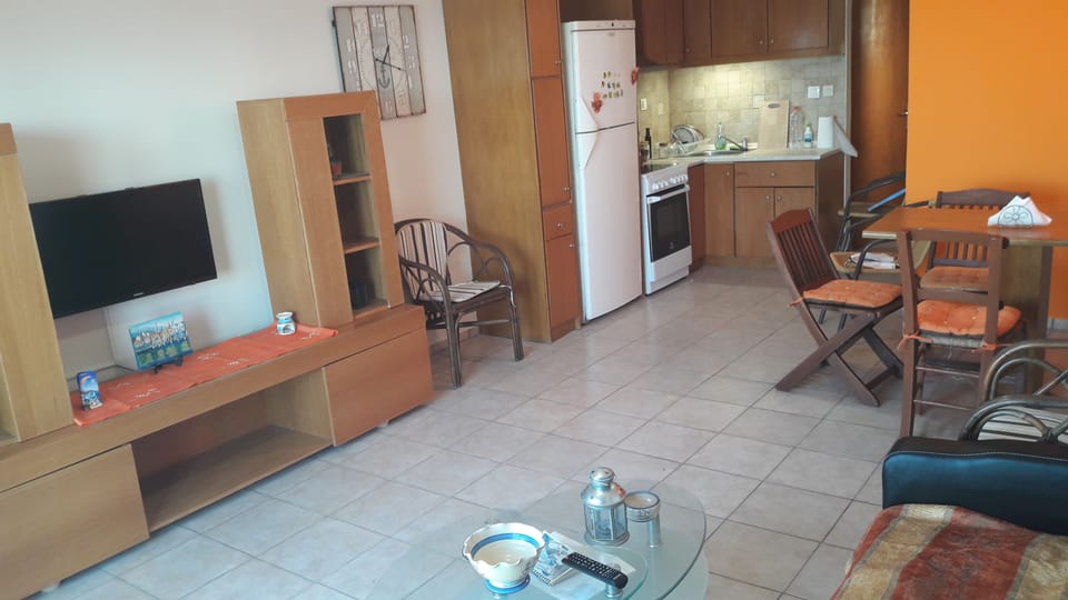 Family Apartment, 1 Bedroom, Beach View | Individually furnished, soundproofing, iron/ironing board, free WiFi
