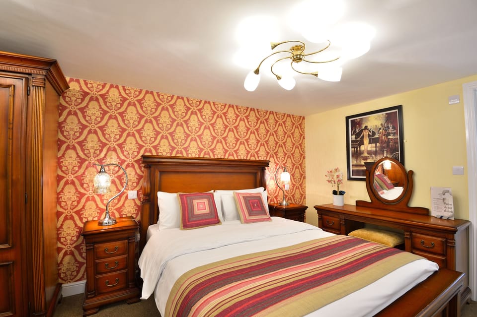 Superior Double Room | Iron/ironing board, free WiFi, bed sheets