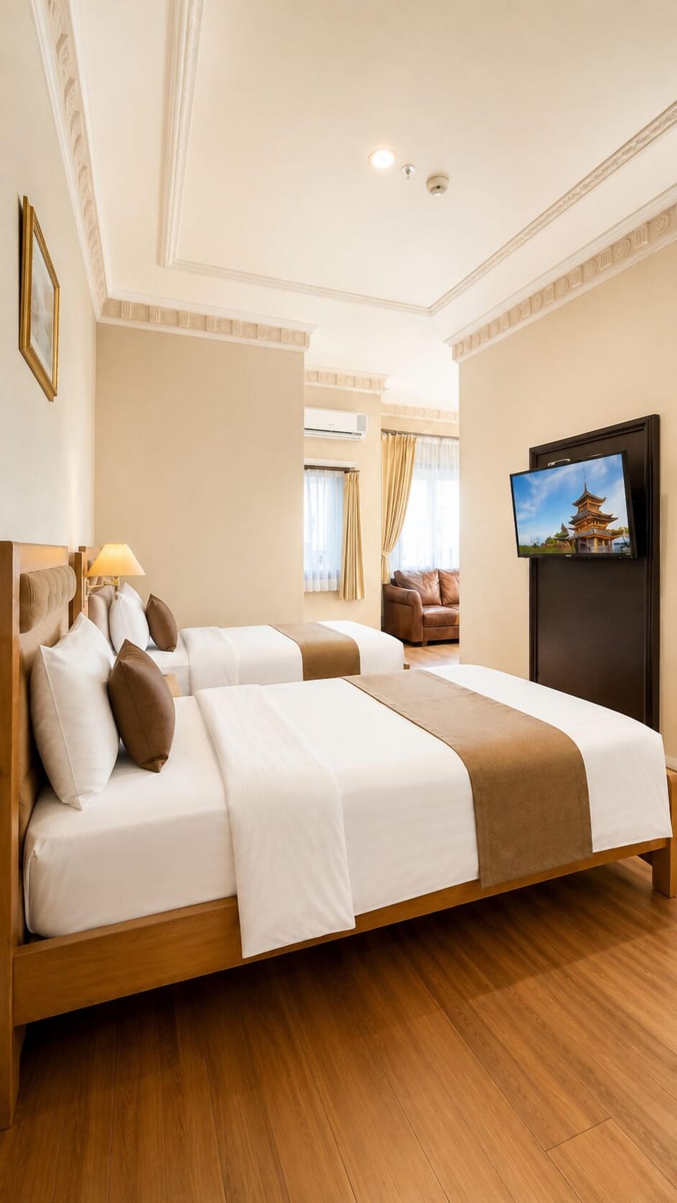 Deluxe Room | Desk, free WiFi