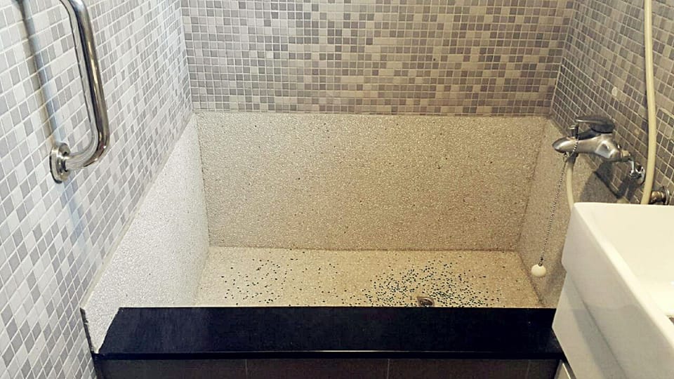 Standard Quadruple Room | Deep soaking bathtub