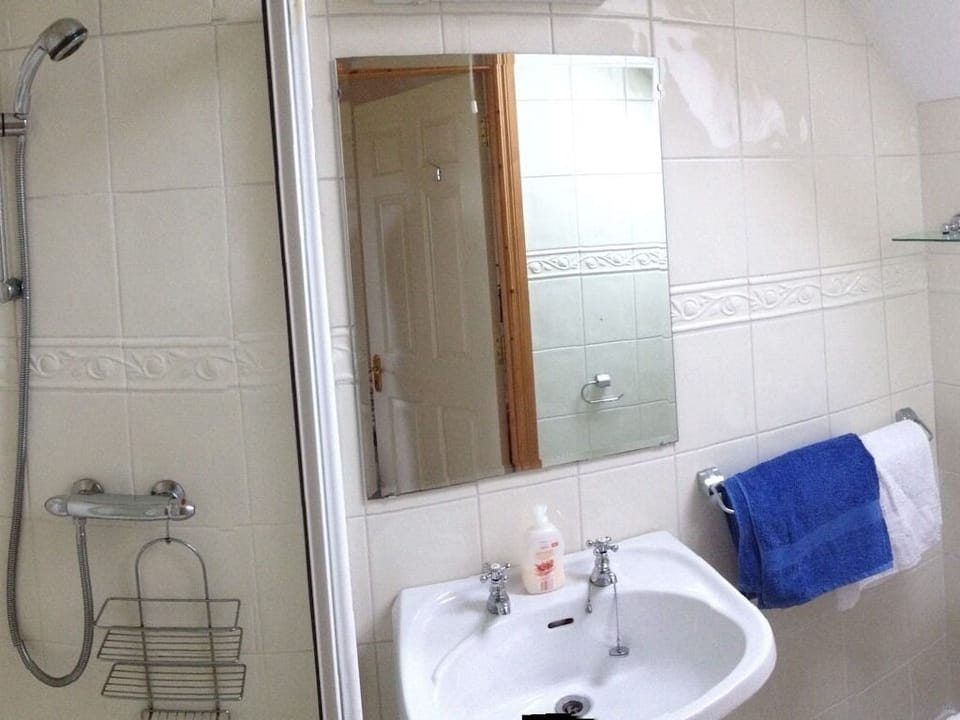 Double Room, Ensuite, Sea View | Bathroom