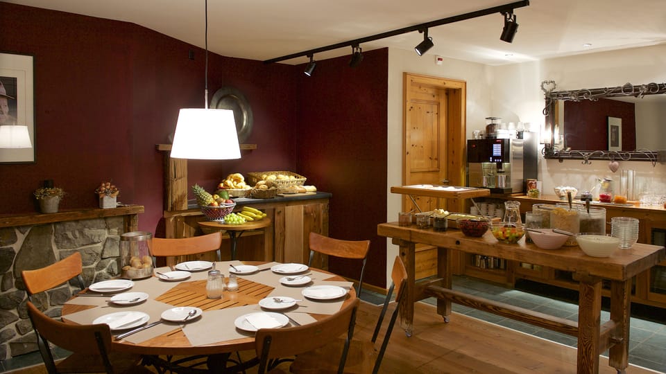 Breakfast area